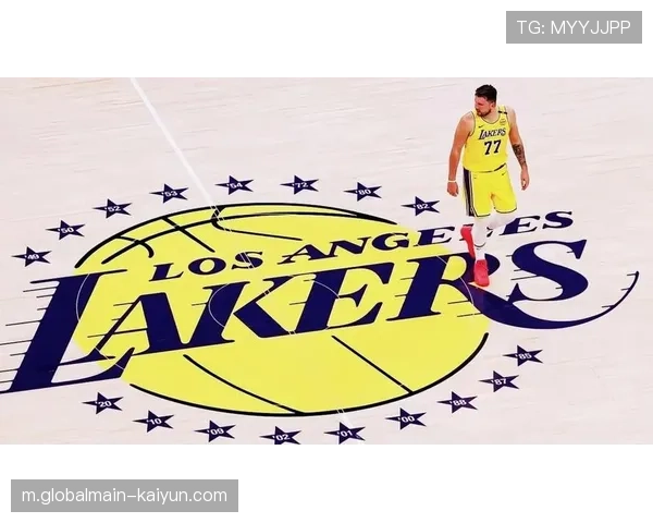 湖人进攻愈发依赖转换与早期进攻 半场阵地战效率滑落至联盟中游